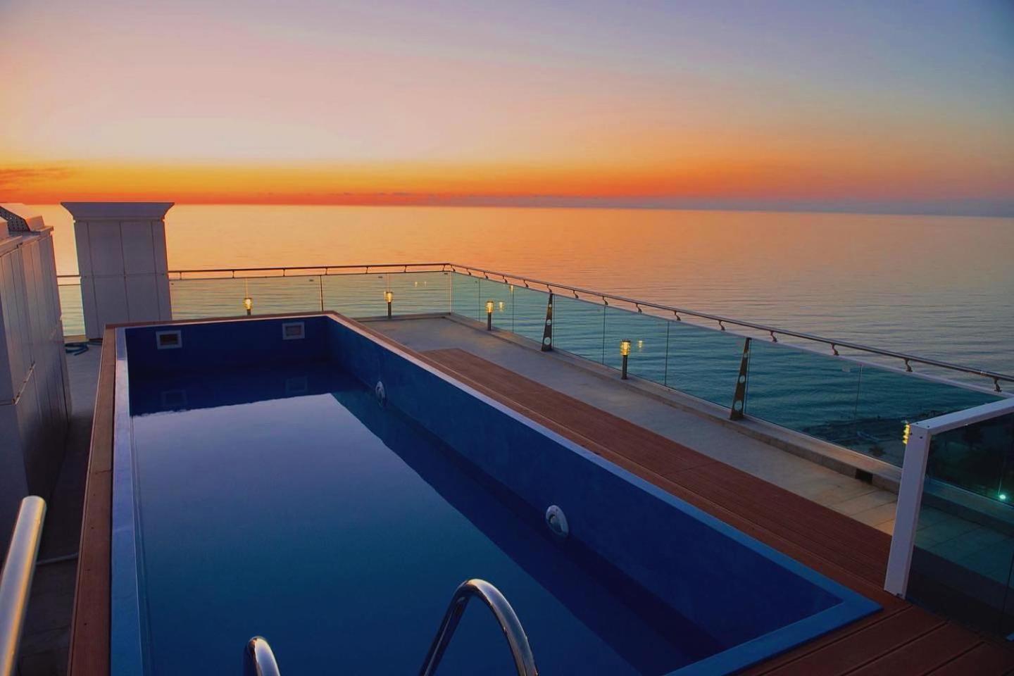 Seagull Beachfront Boutique Hotel 바투미 외부 사진